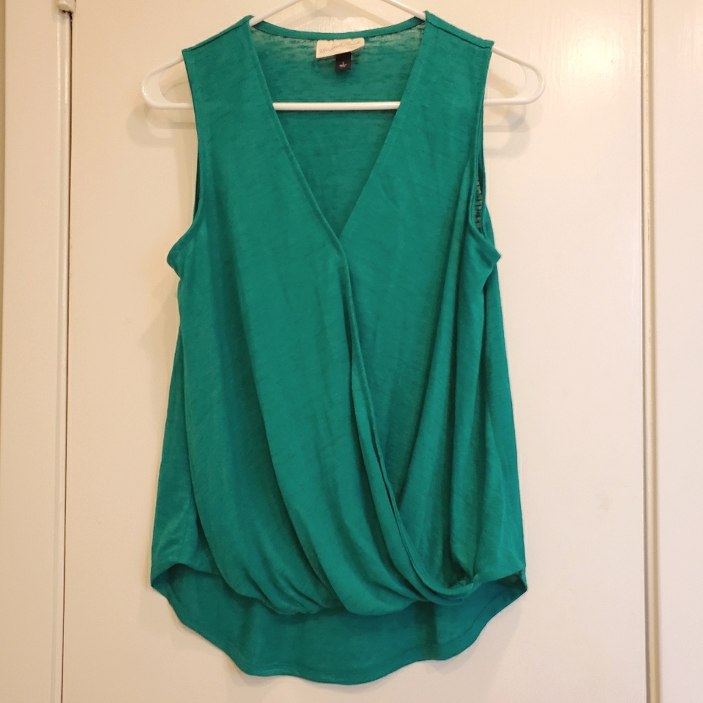 Universal Thread top